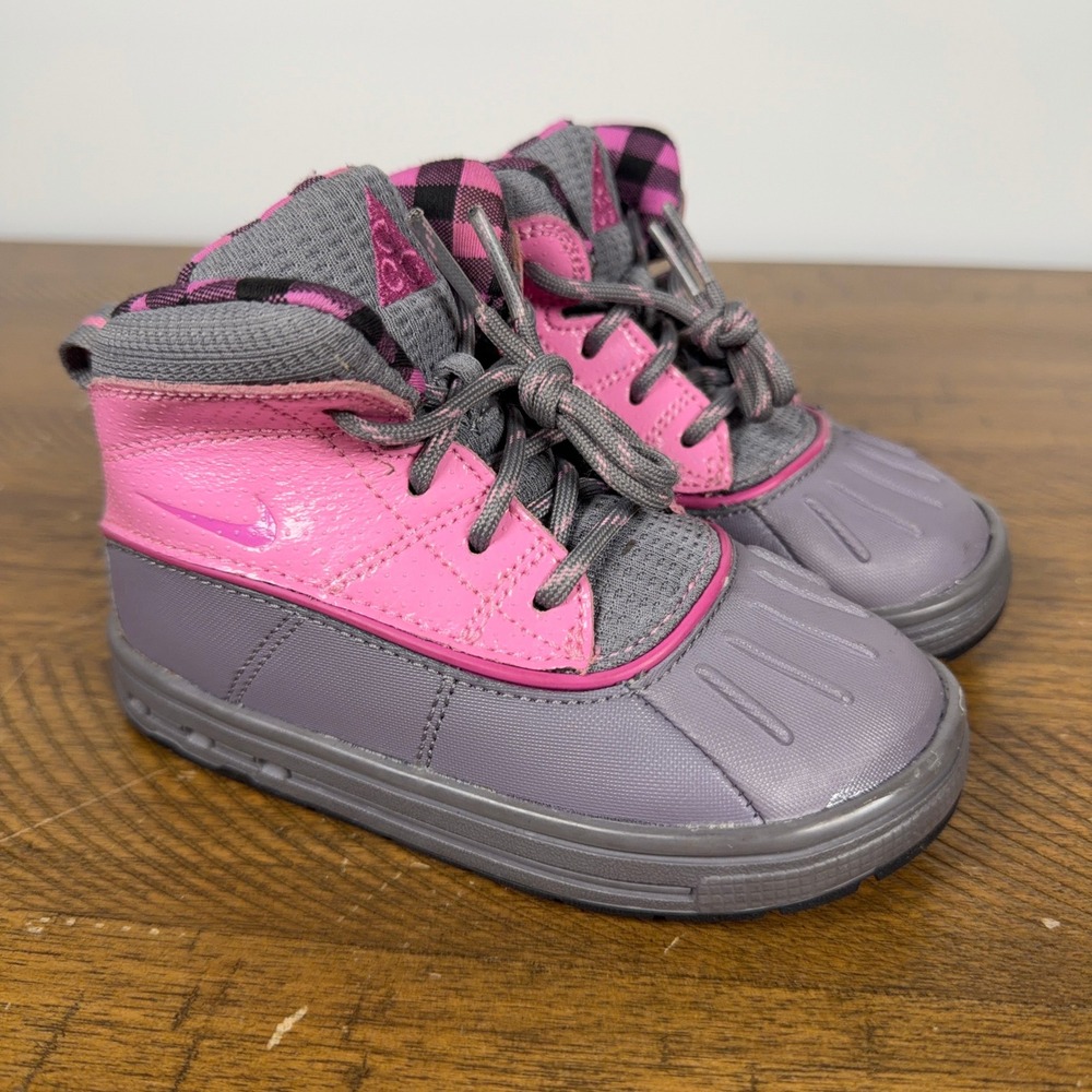 Nike ACG Boots Kids 8C Pink Woodside 2 High Duck Boots Winter Snow Outdoor